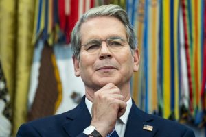 Governo Trump avalia cortar benefícios de imigrantes ilegais