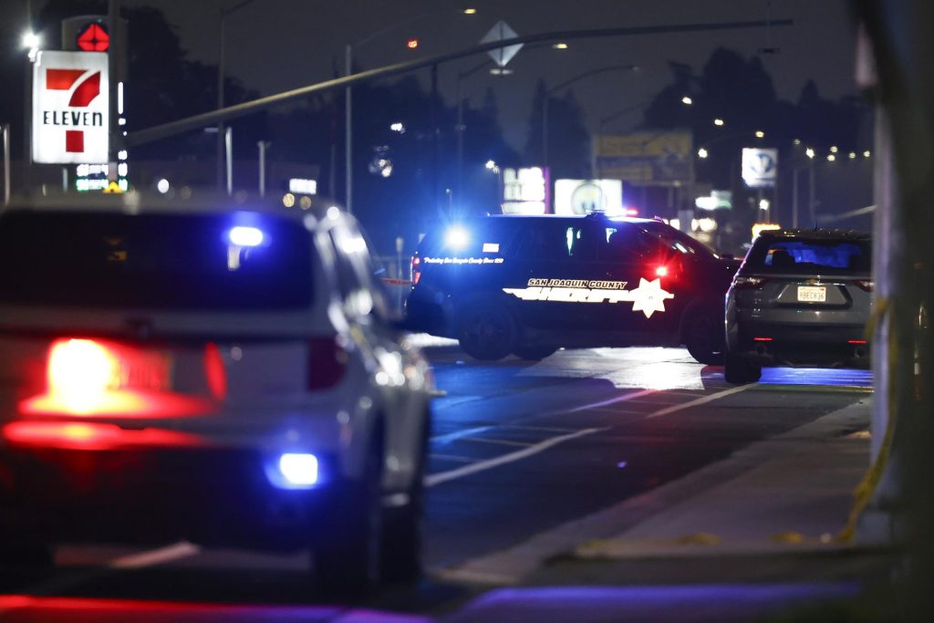 Atirador mata quatro pessoas em festa infantil na Califórnia