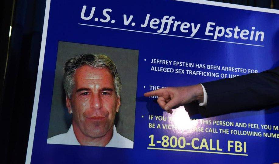 Jeffrey Epstein possui CPF ativo no Brasil