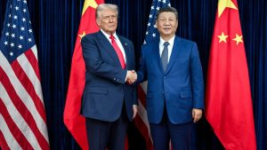 China pede fim das tarifas do governo Trump e sugere diálogo