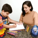 Famílias de crianças com autismo relatam desafios na volta às aulas