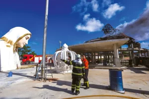 Imagem de Nossa Senhora de Fátima será reconstruída após incêndio