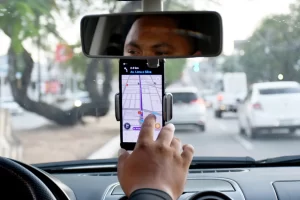 Prefeitura cria comissão para regulamentar transporte privado por aplicativo em Natal