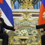 Desafiando os EUA, Rússia anuncia envio de petróleo para Cuba