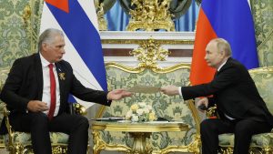 Desafiando os EUA, Rússia anuncia envio de petróleo para Cuba