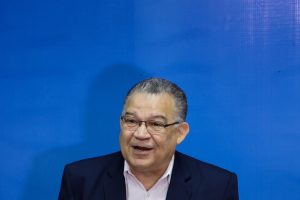 Após prisão, opositor de Maduro é recebido por Trump nos EUA