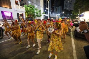 “Aff Marias” desfila no Baile de Máscaras que abre o carnaval de Natal