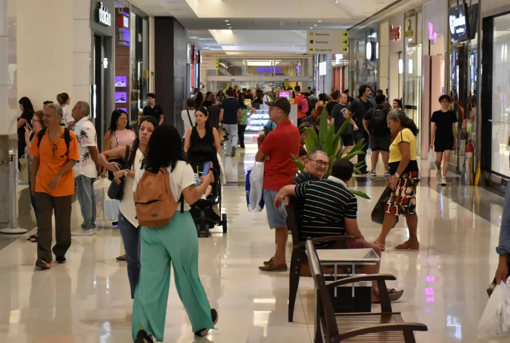 Comércio de Natal funciona em horário especial nesta terça-feira de Carnaval