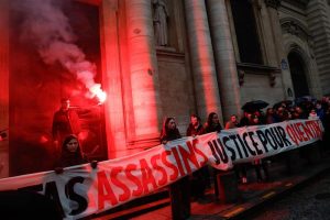 França prende 11 por morte de ativista de direita