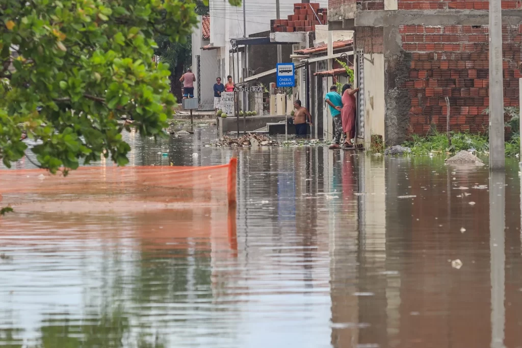 Moradores afetados por transbordamento de lagoa de captação participarão de mutirão de conciliação em Natal
