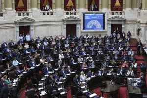 Câmara da Argentina aprova redução da maioridade penal