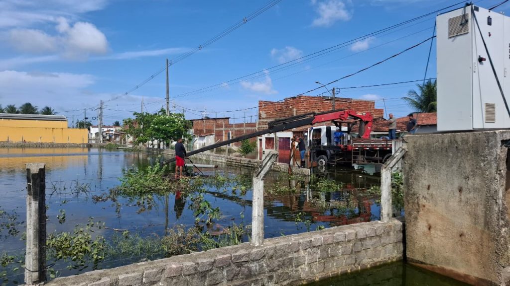 Prefeitura instala segunda bomba no Jardim Primavera; veja vídeo do acúmulo de água no fim de semana