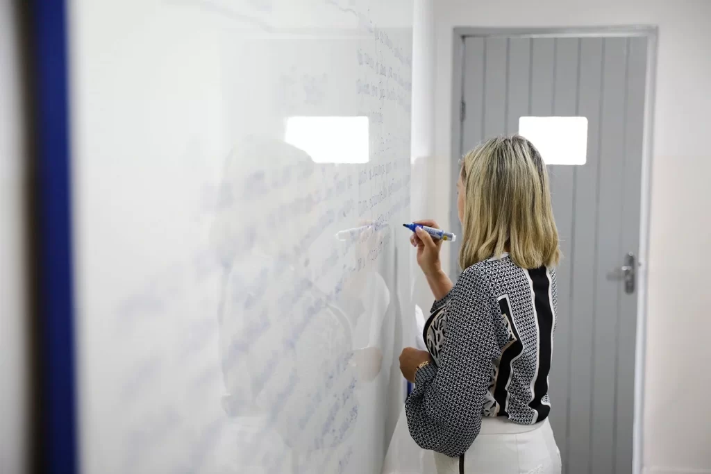 Prefeitura do Natal nomeia 300 professores aprovados em concurso; veja lista completa