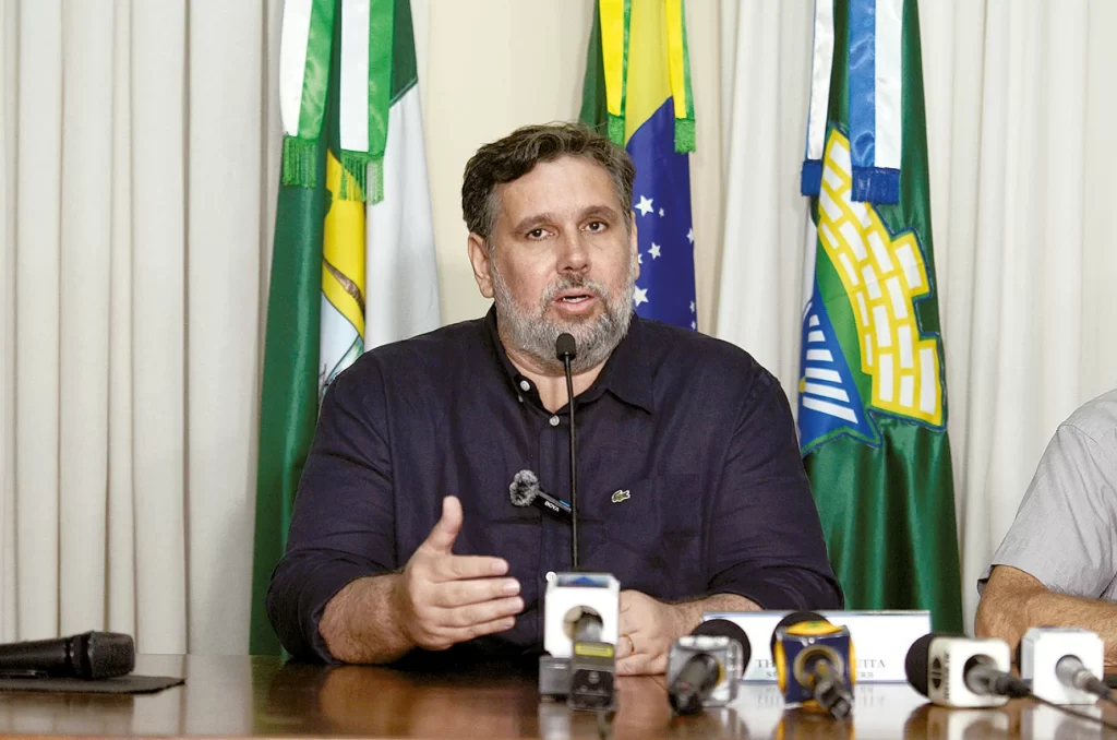 Semurb reforça cumprimento de decisão judicial em ação na orla da Redinha