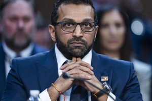 Diretor do FBI sofre ataque hacker reivindicado por grupo pró-Irã