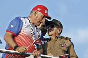 Trump prepara estratégia para asfixiar regime de Cuba