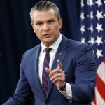 EUA prometem reabrir Ormuz e comentam estado do líder iraniano