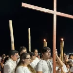 Comunidade católica realiza Via Sacra nas areias de Ponta Negra