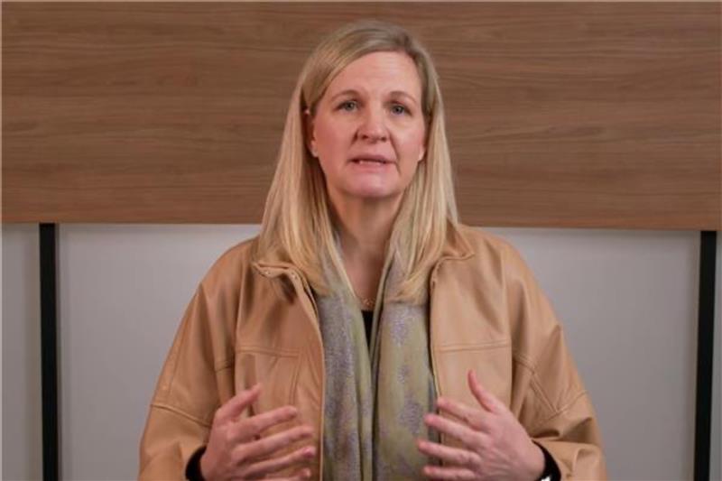 COI proíbe atletas trans de competir na modalidade feminina