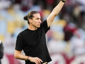 Filipe Luís observa clubes na Europa e admite: ‘Dói dizer, mas o Real Madrid é sempre favorito’