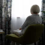 Homem é condenado após chamar vizinha idosa de “velha safada” em Natal