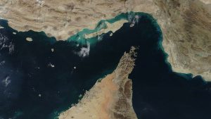 EUA usam bomba antibunker contra Irã no Estreito de Ormuz