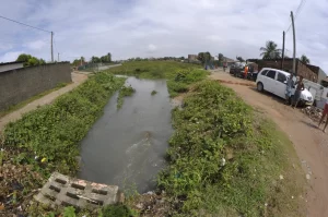 Justiça condena Prefeitura do Natal a indenizar moradores após transbordamento de lagoa
