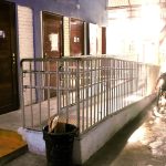 Banheiros estão quebrados no Camelódromo da Cidade Alta