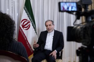 Irã retorna ao Paquistão para tentar desobstruir diálogo com EUA