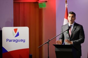 Paraguai busca destaque regional ao se alinhar com Trump