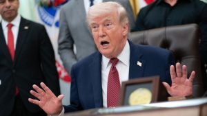 “Não podem nos chantagear”, diz Trump após novo bloqueio do Irã