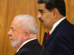 Congresso do PT defende volta de Maduro e Lula manda vídeo