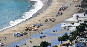 Após chuvas em Natal, faixa de areia de Ponta Negra registra novos acúmulos de água