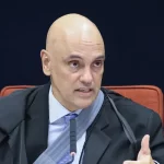 Moraes determina apuração contra Flávio Bolsonaro por post contra Lula