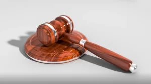 TJRN barra interrupção de terapia para criança autista por disputa entre plano e clínica