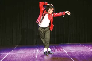 Artistas cover mantêm vivo o legado de Michael Jackson em Natal; veja vídeo