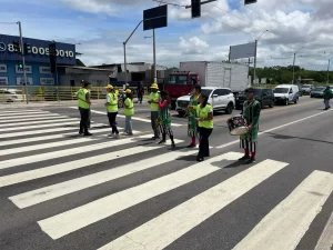 Novo semáforo com botoeira para pedestres entra em operação na Avenida Felizardo Moura