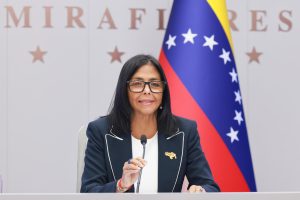 Presos políticos soltos na Venezuela seguem na mira do chavismo
