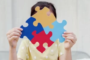 Natal lança iniciativa para ampliar informação sobre autismo nos ônibus